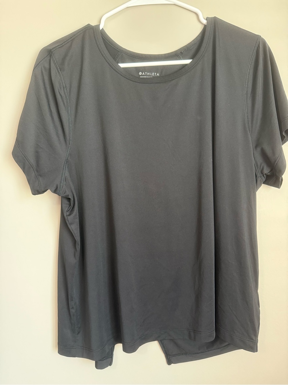 Athleta Black Short-Sleeve Active Tee with open back Size Large